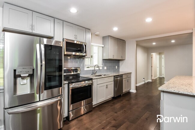 Building Photo - 535 Shannon Drive Northeast, Marietta, GA ...