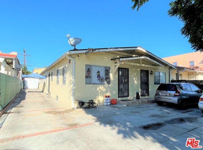 Building Photo - 1213 S Muirfield Rd