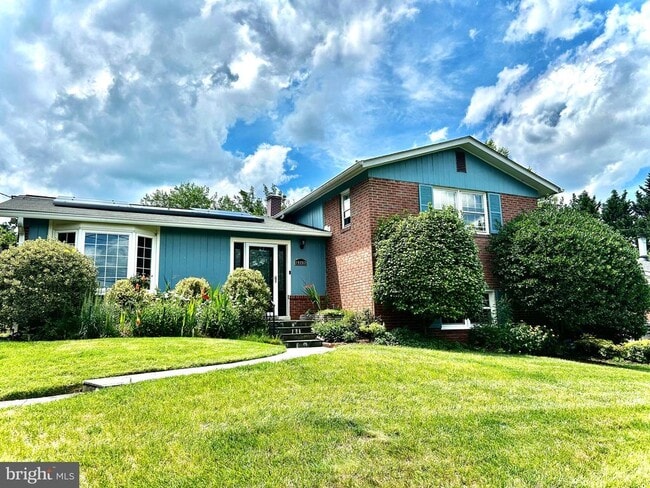 Building Photo - 10202 McGovern Dr
