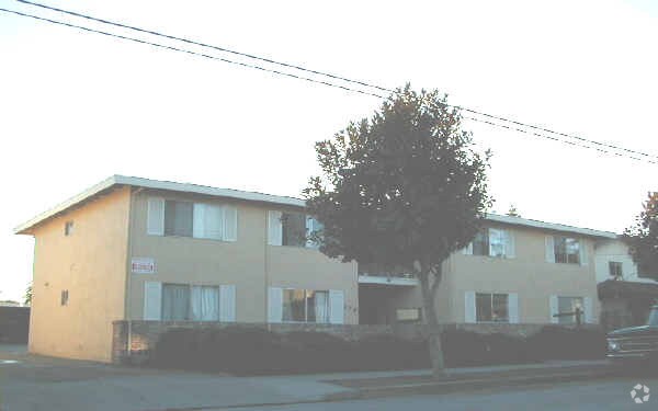 Foto del edificio - 576 Columbia Ave