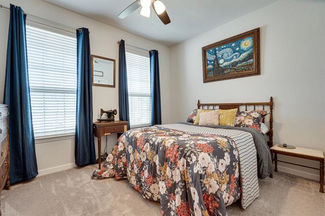 Foto del edificio - 15900 Back Nine Rd