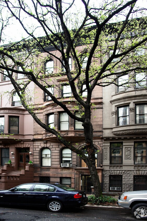Primary Photo - 47 W 87th St