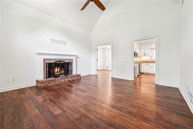 Building Photo - 5600 Surrey Ct