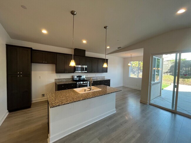 Building Photo - 1037 Shultz Ln