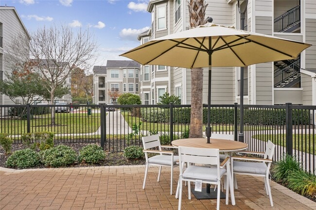 Building Photo - 9494 Humble Westfield Rd