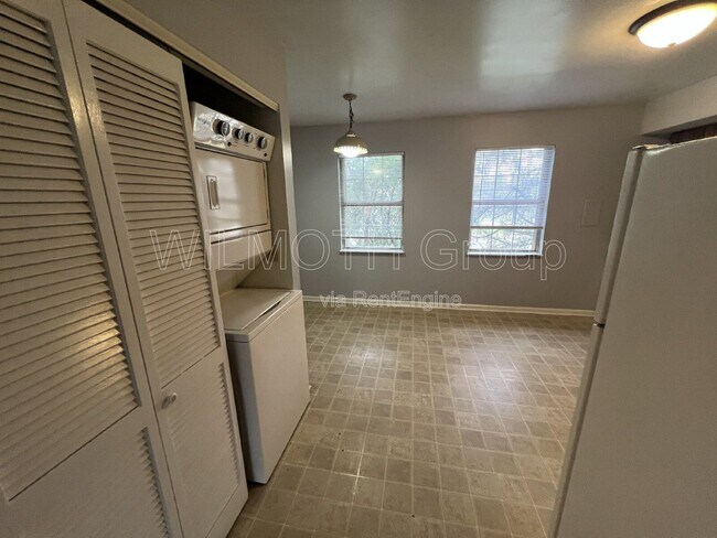 Foto del edificio - 1316 Millerwood Dr