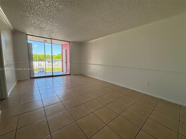 Foto del edificio - 19715 SW 114th Ave