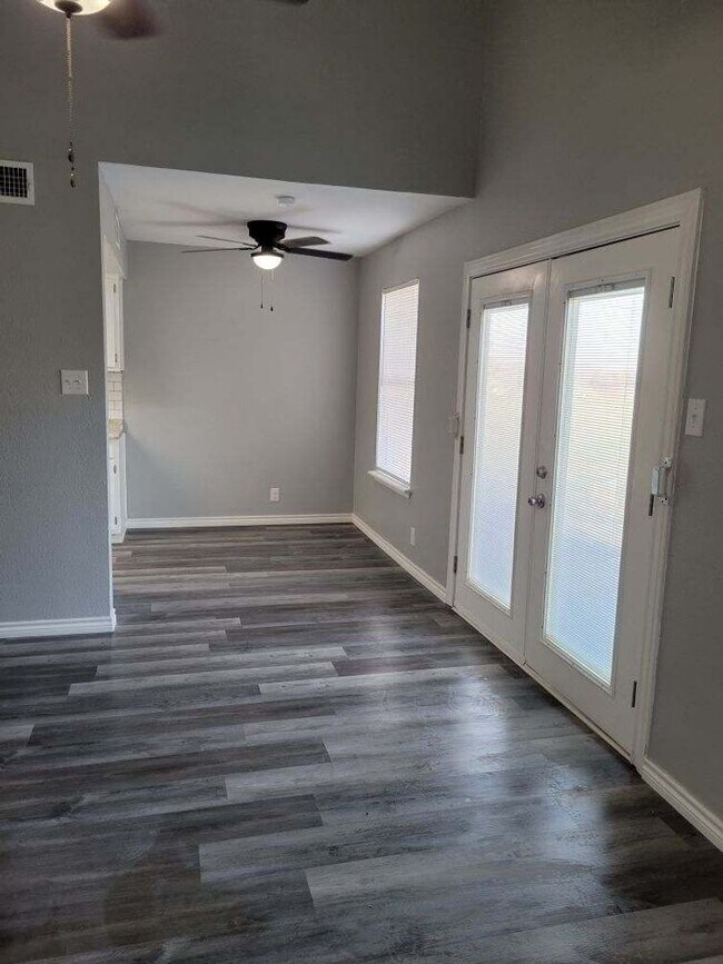 Foto del edificio - WOW!!! Gorgeous 3/2 home available NOW!!!