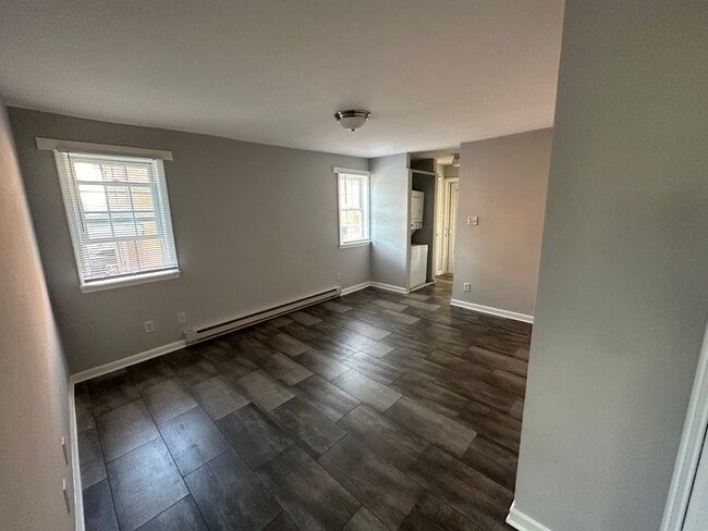 Sala de estar V1 - 426 W Main St