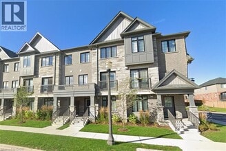 Building Photo - 144 S Creek Dr