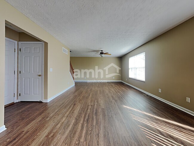 Foto del edificio - 1468 Vanderlyn Ct