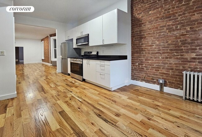 Building Photo - 104 Bedford Ave
