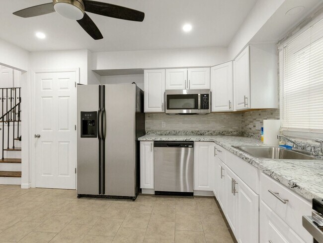 Photo - Charming 4BR House in Roosevelt