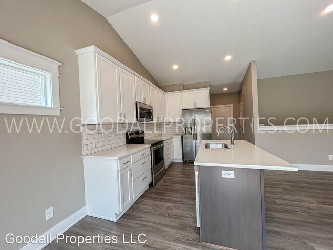 Building Photo - 4 br, 3 bath House - 16760 Wilden Dr