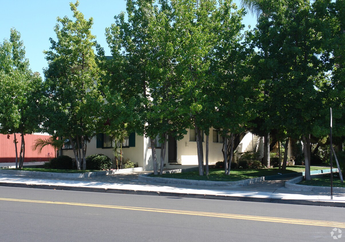 Building Photo - 7932-7936 La Mesa Blvd