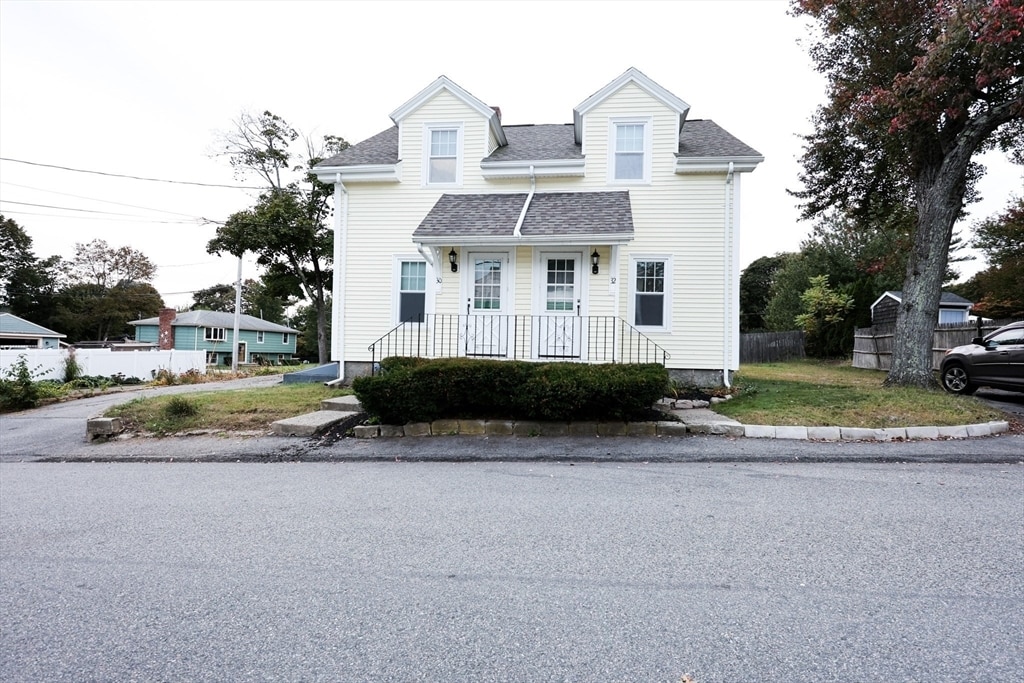 Primary Photo - 32 Sheppard Ave
