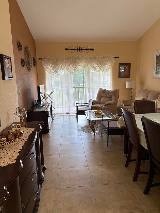 Foto del edificio - 8356 Boca Glades Blvd E