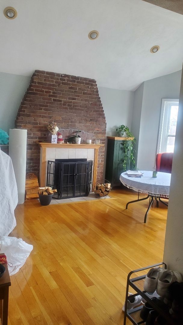 Building Photo - Central AC, Parking for Rent, Laundry on a...