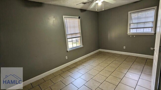 Foto del edificio - 214 Honey Ln Cir