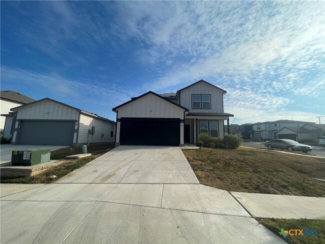 Building Photo - 457 Lynwood Gold