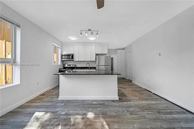 Foto del edificio - 1036 SW 5th St