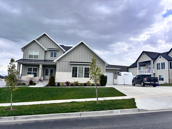 Building Photo - 67 E Wayside Dr