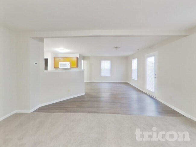 Foto del edificio - 8439 S Firefly Dr