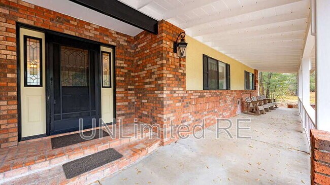 Foto del edificio - 8407 N Live Oak Dr