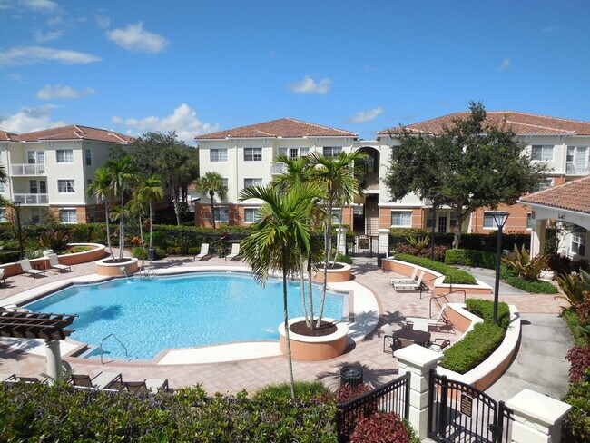 Building Photo - 9901 Baywinds Blvd