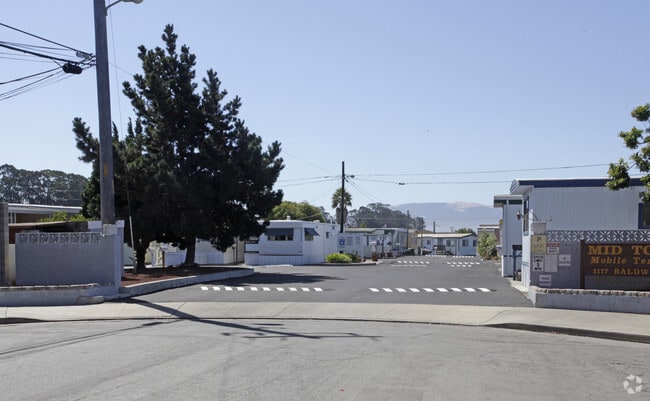 Building Photo - 1117 Baldwin St