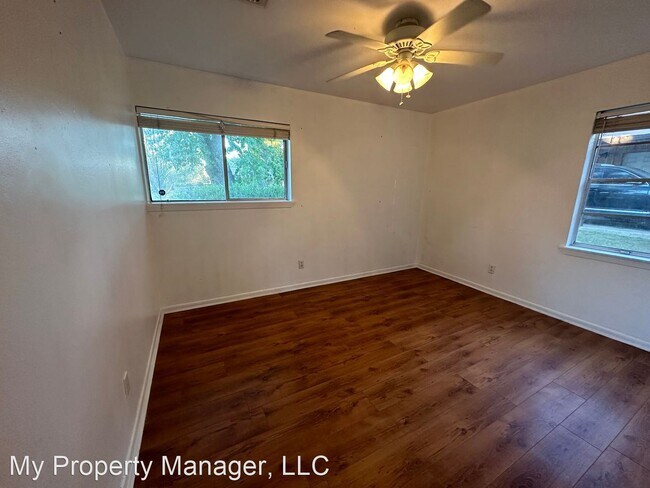 Building Photo - 3 br, 1 bath House - 9458 Woodcrest Drive