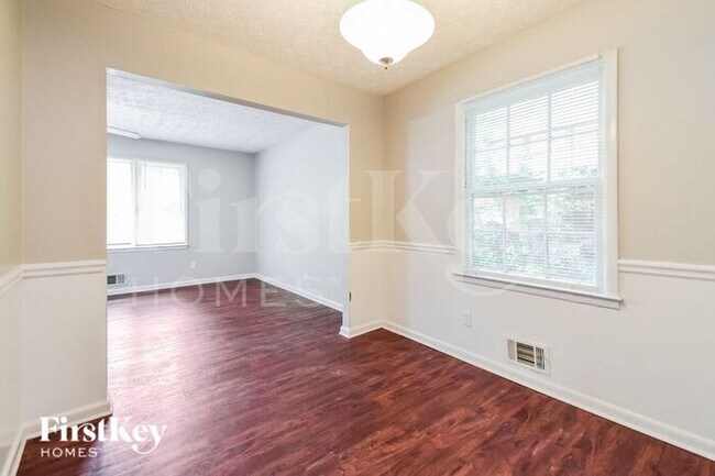 Foto del edificio - 5674 Sandhurst Dr