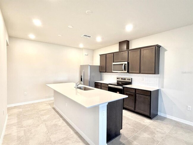 Building Photo - 16264 Merry Aly