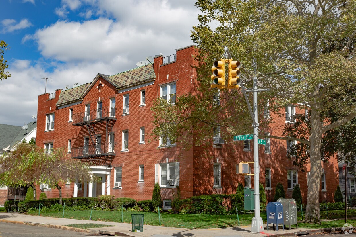 Primary Photo - 84-47 Lefferts Blvd