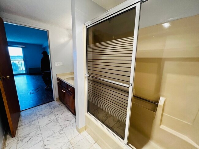 Foto del edificio - 200 Cove Way