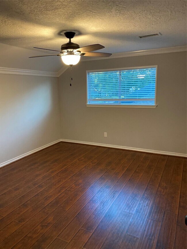 Foto del edificio - 1622 Fall Valley Dr