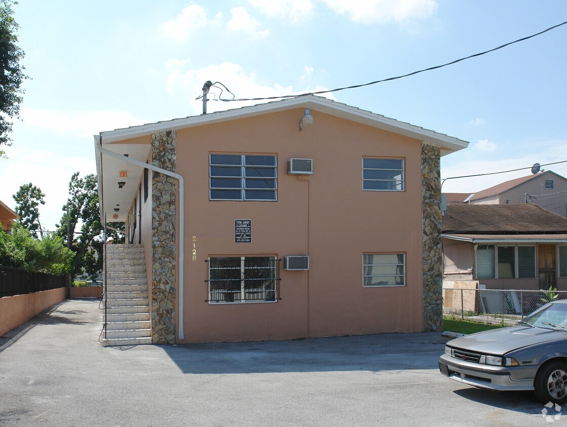 Primary Photo - 2128 SW 2nd St
