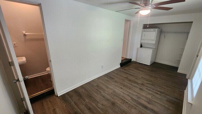 Building Photo - 3221 Broadway