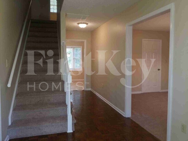 Foto del edificio - 9924 Avon Farm Ln