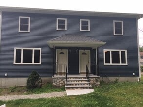 Building Photo - 87 Pine St