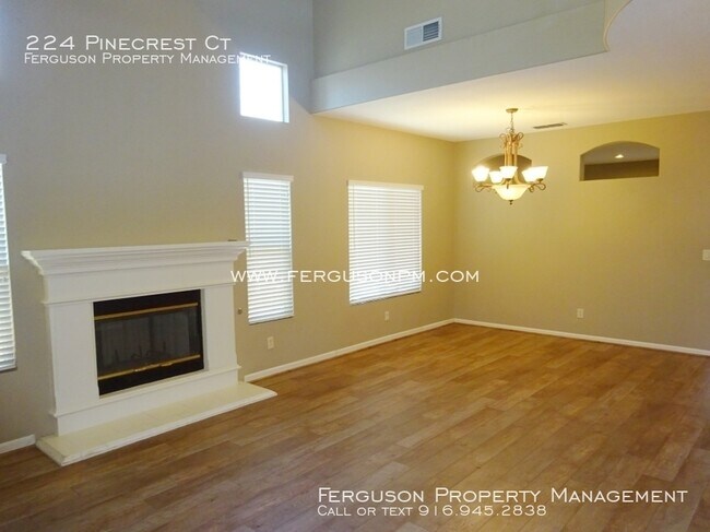 Building Photo - 224 Pinecrest Ct