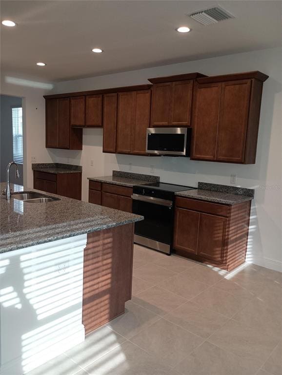 Foto del edificio - 7189 Dilly Lake Ave