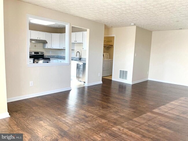 Building Photo - 2450 Apple Blossom Ln