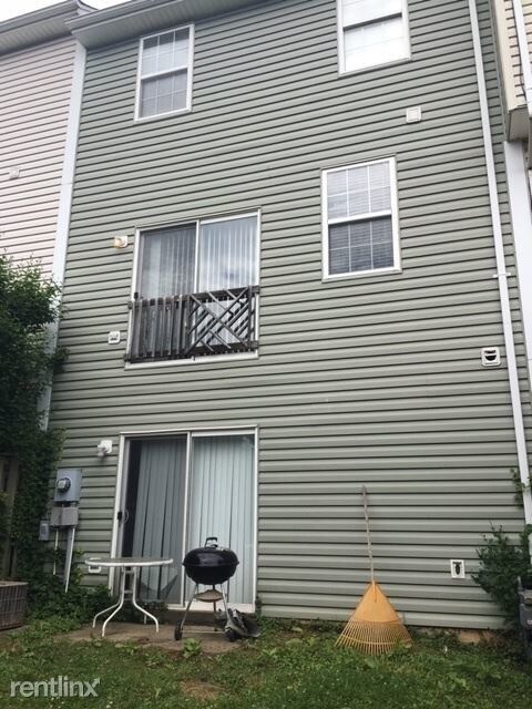 Building Photo - 3 br, 2.5 bath Townhome - 38 Quarterpole Ct