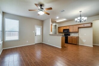 Building Photo - 2515 Sedona St