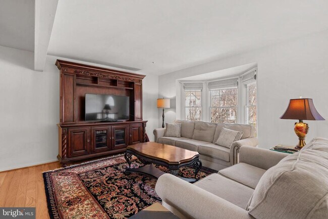Foto del edificio - 5323 Tarkington Pl