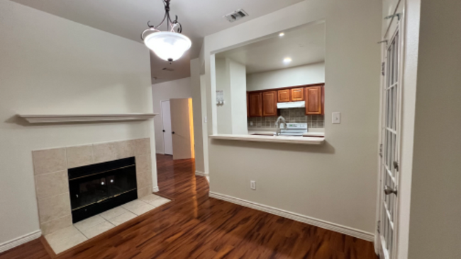Foto del edificio - 3936 Pickett Pl Dr