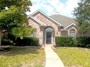 Building Photo - 8405 Greenfield Dr