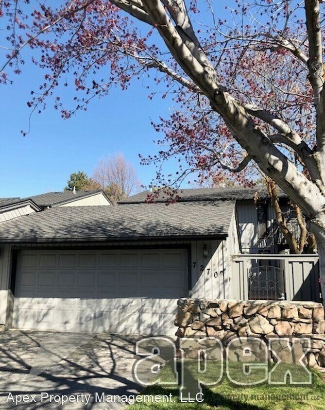 Primary Photo - 3 br, 2.5 bath House - 7270 W Cascade Dr