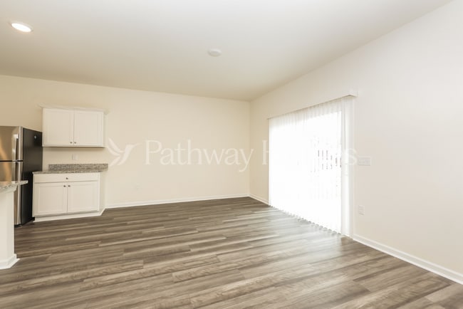 Building Photo - 1074 Large Poppy Dr